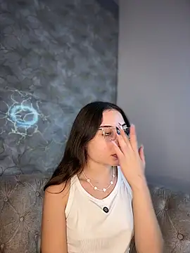 Snapshot of Mia_Luxor chatting on 07-16-26, 11:49 Mia Luxor online show from 07-16-26, 11:49