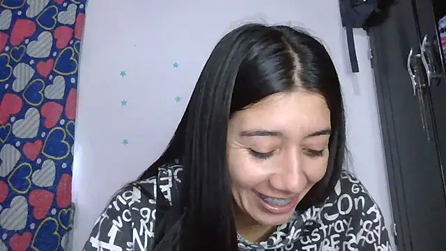 Snapshot of TaylorLove- chatting on 12-05-25, 11:52 TaylorLove- online show from 12-05-25, 11:52