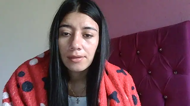 Snapshot of TaylorLove- chatting on 12-22-25, 12:13 TaylorLove- online show from 12-22-25, 12:13