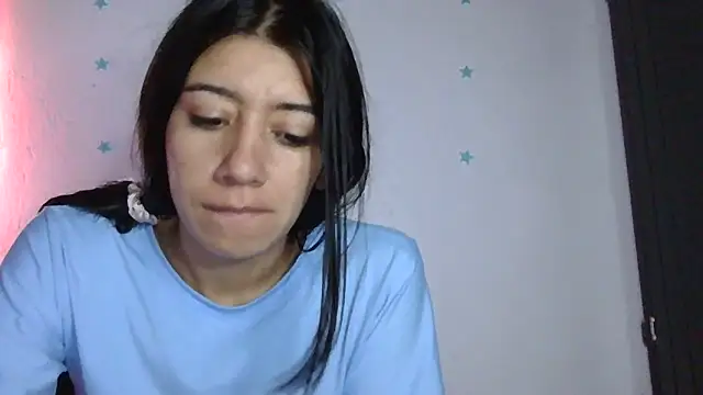 Snapshot of TaylorLove- chatting on 01-12-26, 02:33 TaylorLove- online show from 01-12-26, 02:33