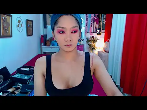 UrScreenGoddess online show from 12-16-25, 10:37