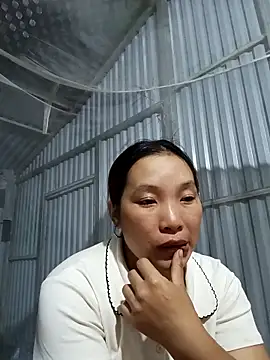 Snapshot of Evelyn-n chatting on 04-30-26, 12:22 Evelyn-n online show from 04-30-26, 12:22