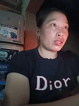 Snapshot of Evelyn-n chatting on 06-12-26, 09:30 Evelyn-n online show from 06-12-26, 09:30