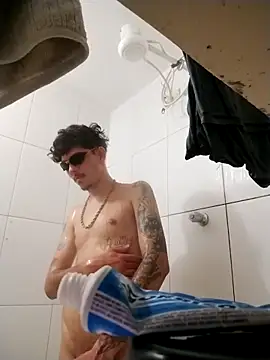 Snapshot of Lucasmk777 chatting on 12-17-25, 12:00 Lucasmk777 online show from 12-17-25, 12:00