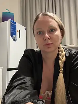 Snapshot of zetrx300 chatting on 12-18-25, 06:14 zetrx300 online show from 12-18-25, 06:14