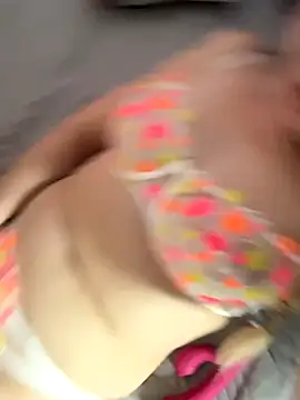 Snapshot of zetrx300 chatting on 12-19-25, 10:22 zetrx300 online show from 12-19-25, 10:22