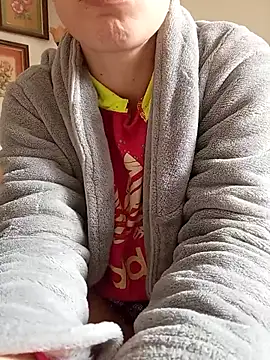 gatitachula93 online show from 04-08-26, 11:32