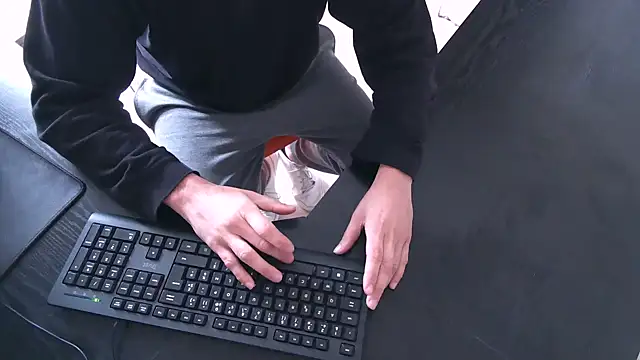 Snapshot of TRESBONNEBITE chatting on 12-18-25, 02:34 TRESBONNEBITE online show from 12-18-25, 02:34