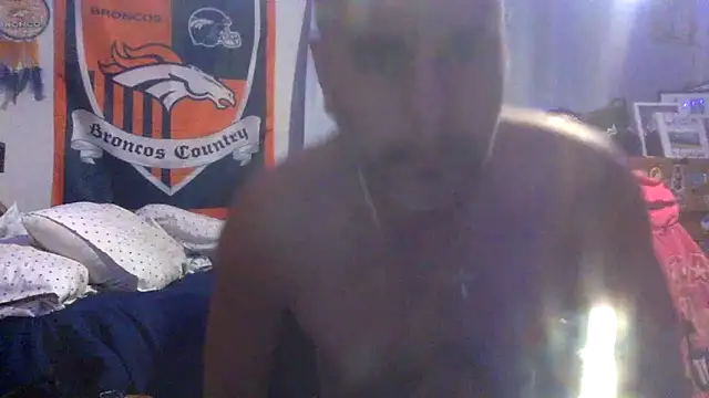 ValuedConcept687 online show from 02-02-26, 03:49