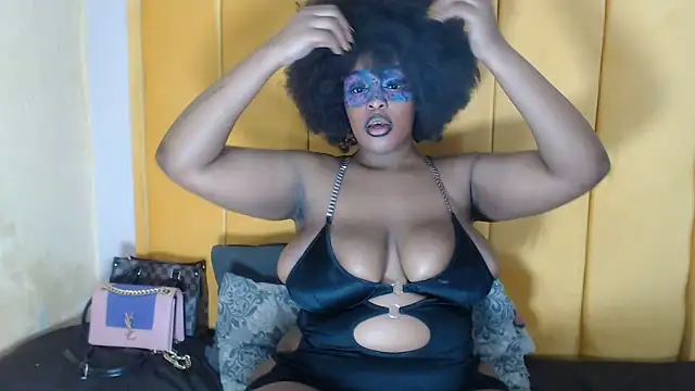 Snapshot of SexyHarleyBlack chatting on 06-22-26, 03:53 SexyHarleyBlack online show from 06-22-26, 03:53