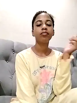 Snapshot of IndianSativa2 chatting on 12-17-25, 11:00 IndianSativa2 online show from 12-17-25, 11:00