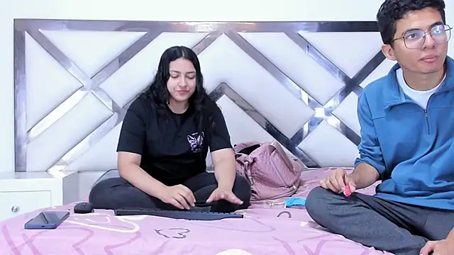 Snapshot of Alexandmelyy chatting on 12-16-25, 12:32 Alexandmelyy online show from 12-16-25, 12:32