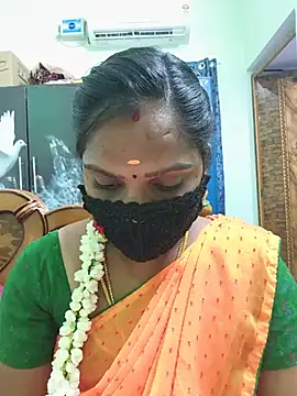Snapshot of Tamil_Pallavi chatting on 05-18-26, 05:30 Tamil Pallavi online show from 05-18-26, 05:30