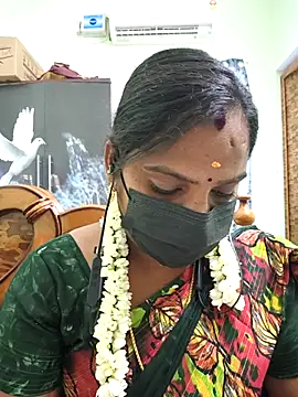 Snapshot of Tamil_Pallavi chatting on 06-09-26, 05:41 Tamil Pallavi online show from 06-09-26, 05:41