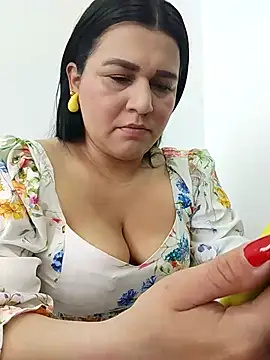 Snapshot of Maira-11 chatting on 12-17-25, 12:11 Maira-11 online show from 12-17-25, 12:11