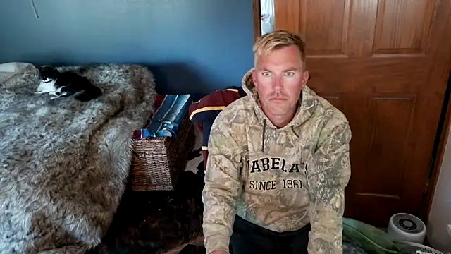 Snapshot of SpunRedneck chatting on 05-02-26, 11:54 SpunRedneck online show from 05-02-26, 11:54