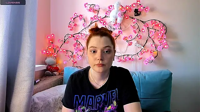 Snapshot of Ungoliant_Kiss chatting on 05-16-26, 04:39 Ungoliant Kiss online show from 05-16-26, 04:39