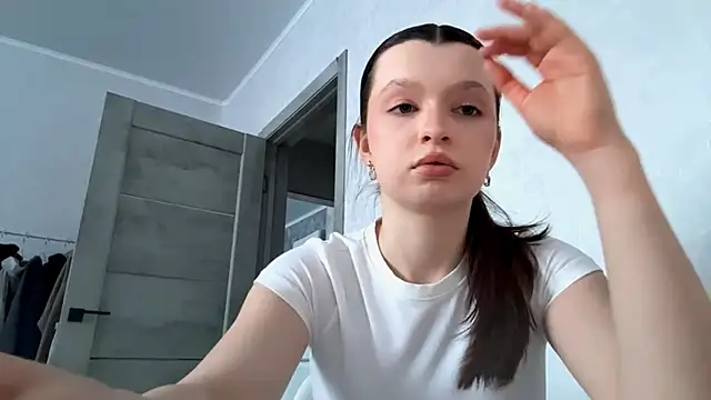 EllieBerrie online show from 02-10-26, 01:15