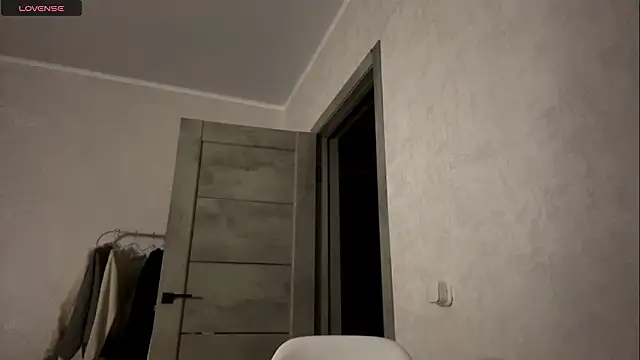 EllieBerrie online show from 03-07-26, 05:32