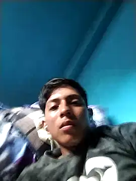Manuelp0203 online show from 05-03-26, 04:57