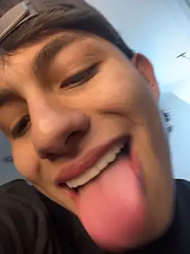 Lander Cruz online show from 12-22-25, 10:07