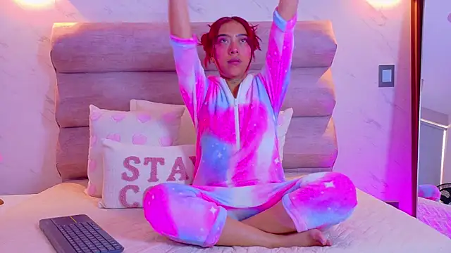 Snapshot of AriaBlake_1 chatting on 12-05-25, 12:14 AriaBlake 1 online show from 12-05-25, 12:14