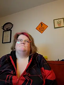 Snapshot of LiaraStrife chatting on 12-03-25, 04:20 LiaraStrife online show from 12-03-25, 04:20