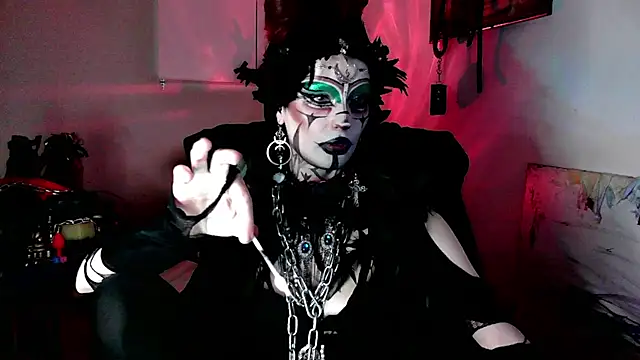 EmpressMorrigan online show from 12-19-25, 11:17