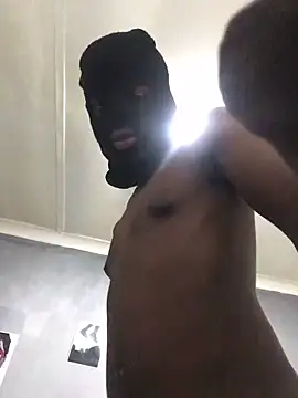 Snapshot of Pound5King chatting on 04-05-26, 08:39 Pound5King online show from 04-05-26, 08:39