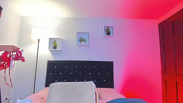 Snapshot of Victoria_Rose_ chatting on 04-30-26, 12:33 Victoria Rose online show from 04-30-26, 12:33