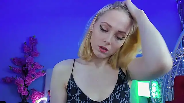 Gina Gina love online show from 02-04-26, 06:19