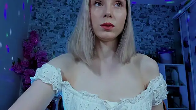 Gina Gina love online show from 04-10-26, 01:00