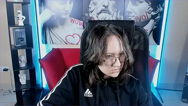 Snapshot of Sylvia_Reed chatting on 12-15-25, 07:01 Sylvia Reed online show from 12-15-25, 07:01