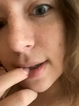 Snapshot of kate_nicepops222999 chatting on 12-04-25, 08:56 kate nicepops222999 online show from 12-04-25, 08:56