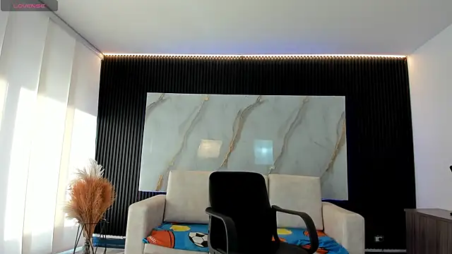 Snapshot of TiffanyHoustton chatting on 05-11-26, 12:33 TiffanyHoustton online show from 05-11-26, 12:33