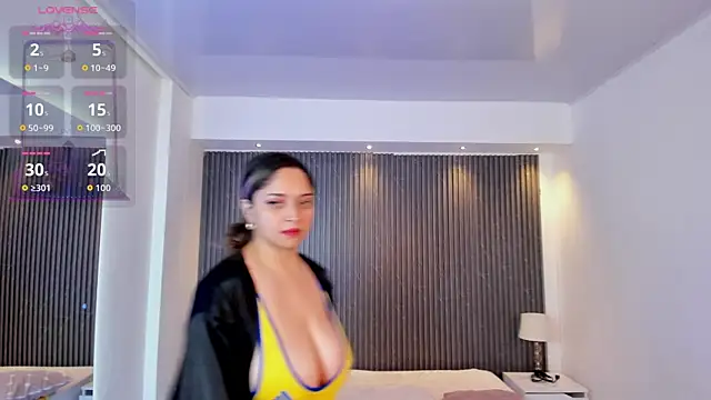 Snapshot of TiffanyHoustton chatting on 06-27-26, 11:37 TiffanyHoustton online show from 06-27-26, 11:37