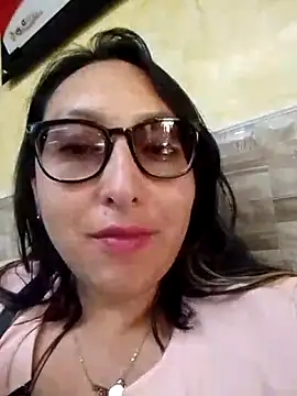 Snapshot of Valeria_montana_ chatting on 05-01-26, 08:24 Valeria montana online show from 05-01-26, 08:24
