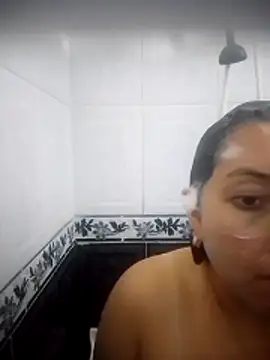 Snapshot of Valeria_montana_ chatting on 05-23-26, 05:17 Valeria montana online show from 05-23-26, 05:17