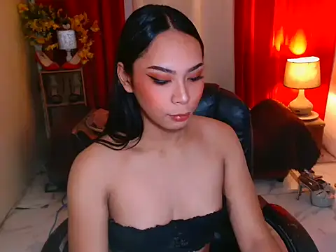 Snapshot of kylieEmparado chatting on 05-17-26, 12:41 kylieEmparado online show from 05-17-26, 12:41