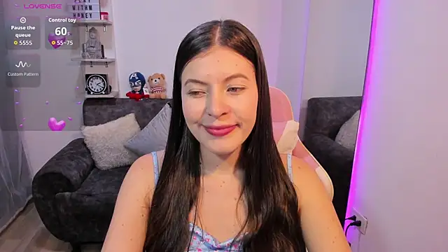 Snapshot of KatieCortes chatting on 01-13-26, 07:19 KatieCortes online show from 01-13-26, 07:19