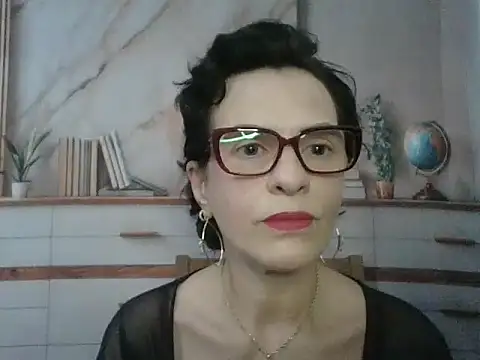 Snapshot of Luna-Hot0802 chatting on 12-18-25, 12:22 Luna-Hot0802 online show from 12-18-25, 12:22