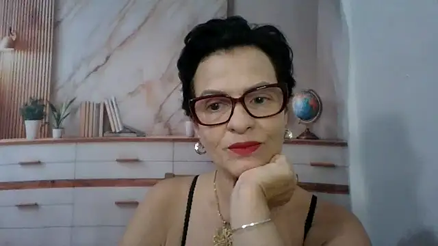 Snapshot of Luna-Hot0802 chatting on 02-17-26, 12:56 Luna-Hot0802 online show from 02-17-26, 12:56
