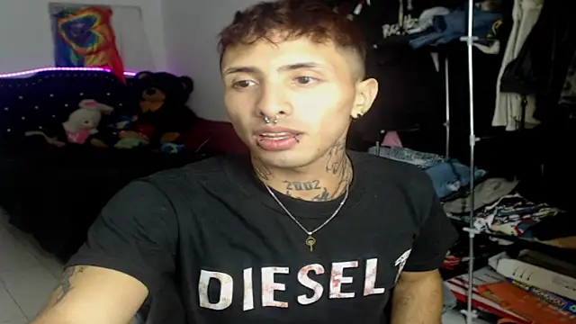 Snapshot of wallewe chatting on 12-04-25, 06:49 wallewe online show from 12-04-25, 06:49