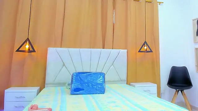 Kamila Steward online show from 01-15-26, 04:11