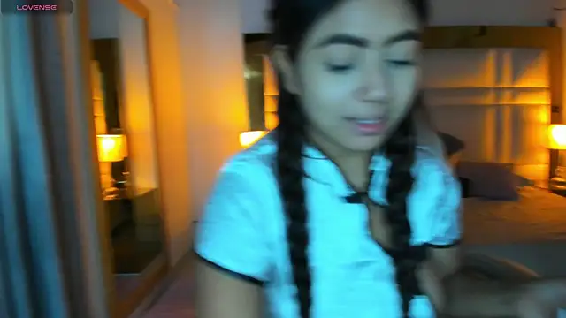 Zoei Moon online show from 04-06-26, 06:42