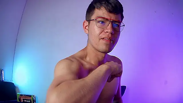 Snapshot of nicolatinboy chatting on 02-22-26, 09:35 nicolatinboy online show from 02-22-26, 09:35