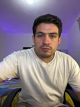 williamsmiiths16 online show from 05-05-26, 12:07