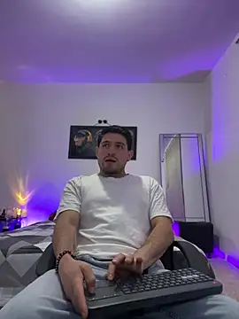 williamsmiiths16 online show from 05-08-26, 12:38