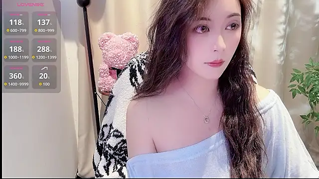 Snapshot of Lyly-zz chatting on 03-25-26, 04:02 Lyly-zz online show from 03-25-26, 04:02