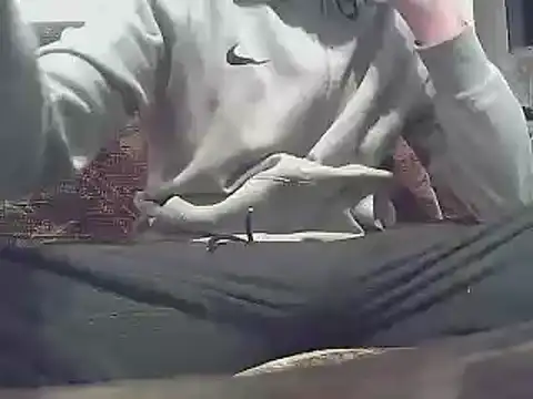 Snapshot of SweetCock40 chatting on 12-04-25, 04:00 SweetCock40 online show from 12-04-25, 04:00